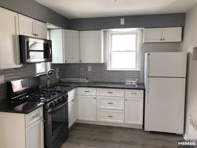Building Photo - 166 Carmita Ave