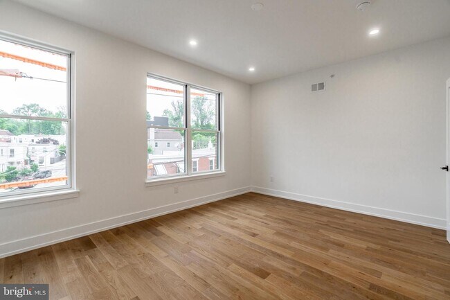 Foto del edificio - 3428 Henry Ave