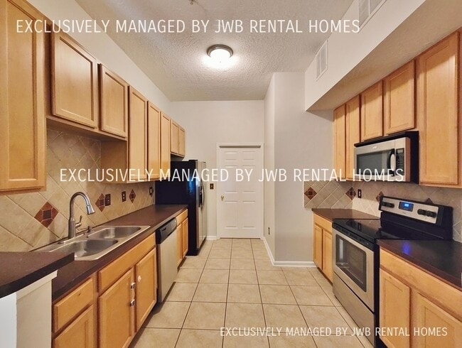 Building Photo - 7051 Deer Lodge Cir