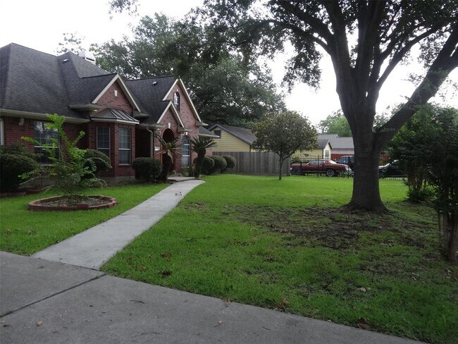 Foto del edificio - 9226 Kerrwood Ln