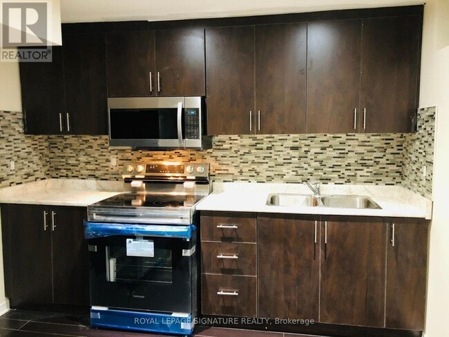 Building Photo - 143 Crystal Glen Crescent