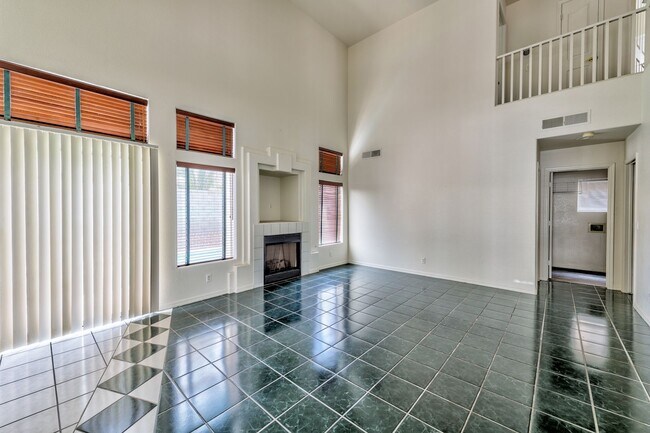 Foto del edificio - 7891 Macklin St