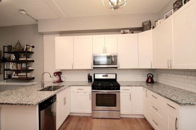 Building Photo - 721 South Blvd