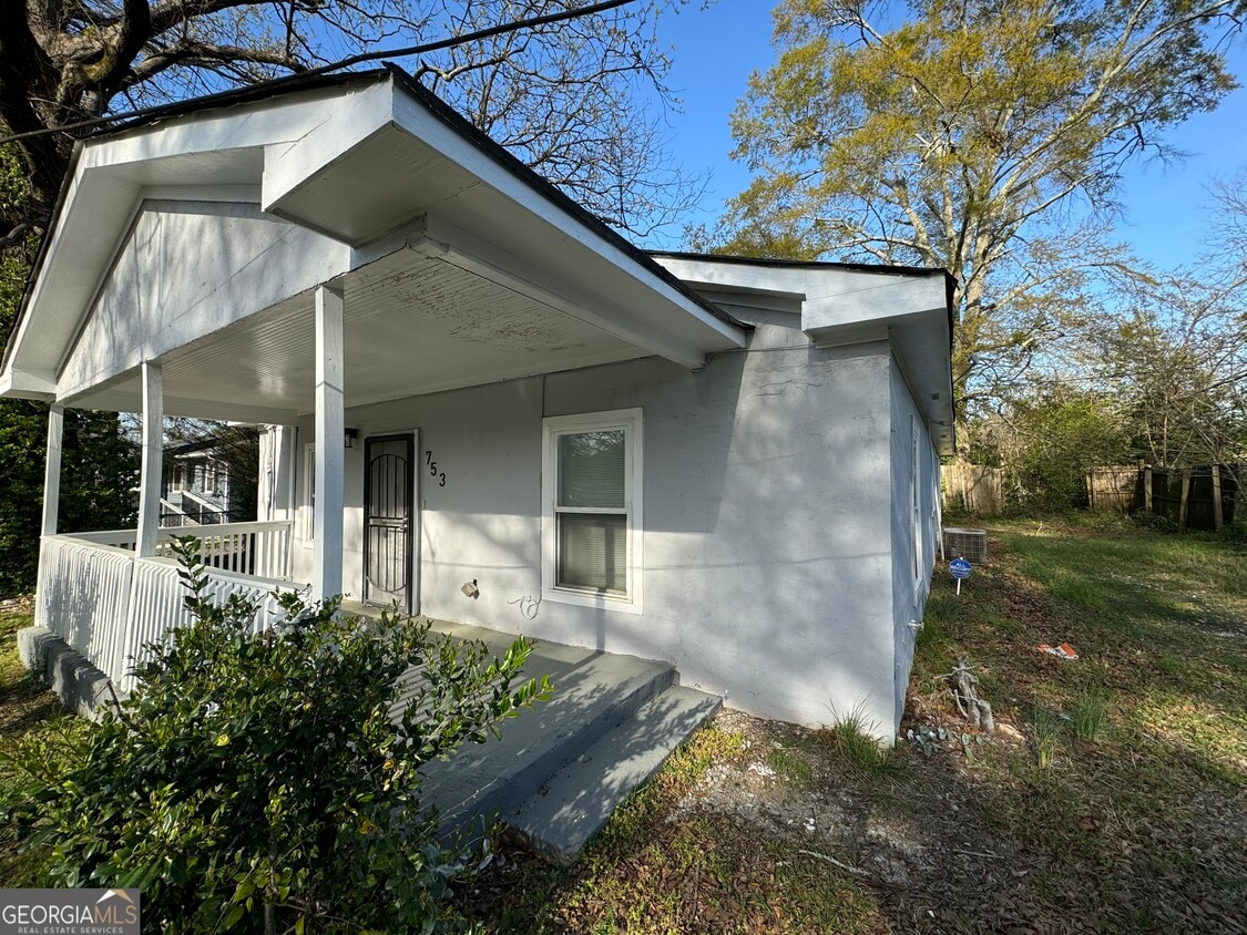 Building Photo - 753 Second St