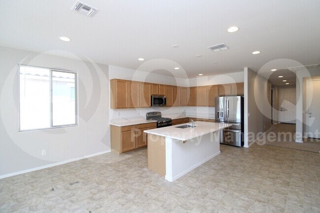 Building Photo - 297 E Hawaii Dr
