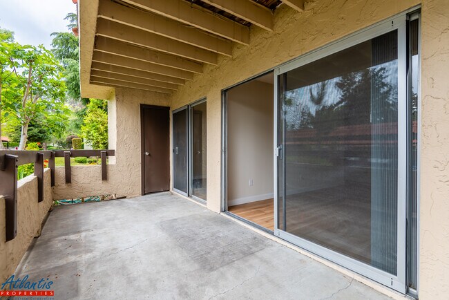 Building Photo - 293 Tradewinds Dr