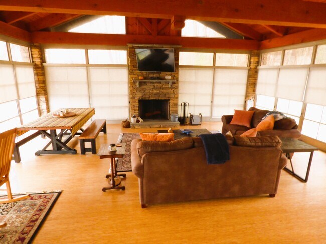 Foto del edificio - 53 Manning Cove Rd