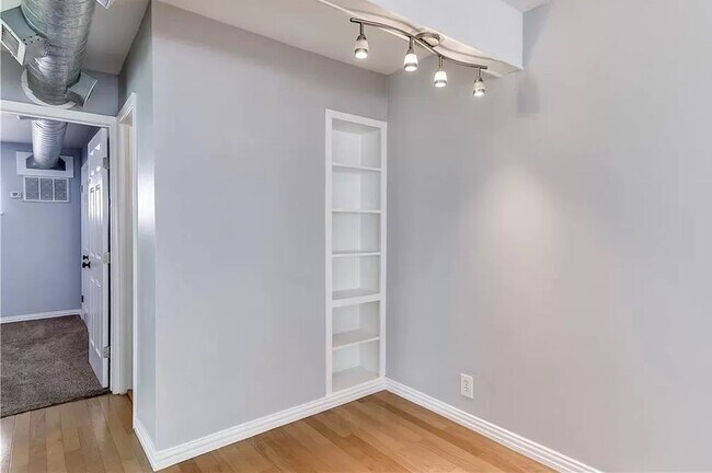 Building Photo - 639 25th St