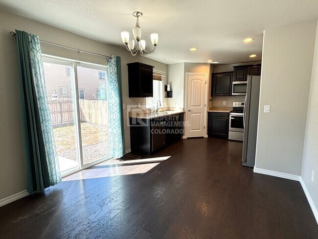 Building Photo - 10945 Aliso Dr