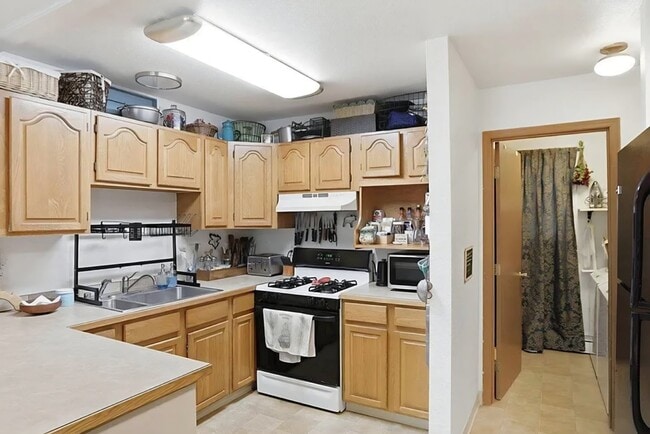 Building Photo - 21312 Settlers Dr