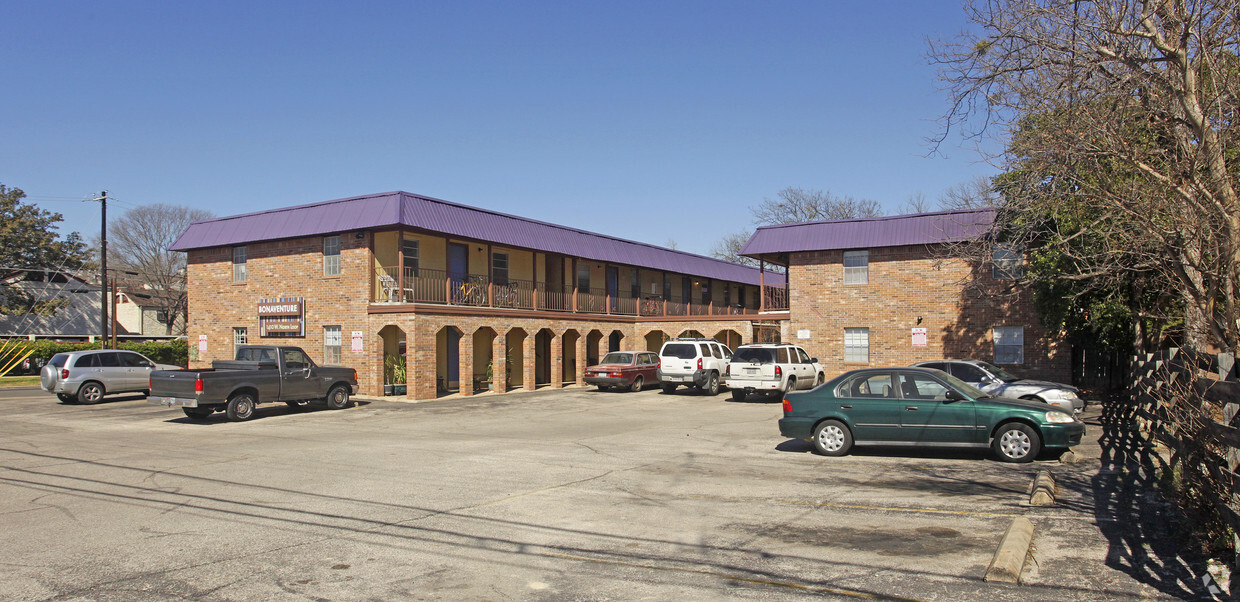 Primary Photo - Bonaventure Apartments