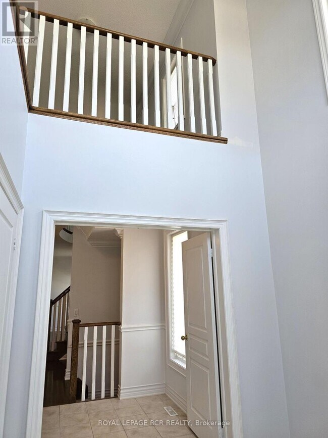 Photo du bâtiment - 40 Thatcher Crescent