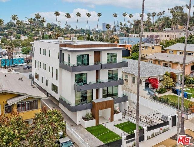Building Photo - 863 Hyperion Ave