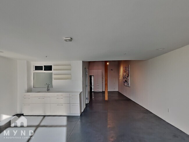 Foto del edificio - 373 4th St Apt 3C