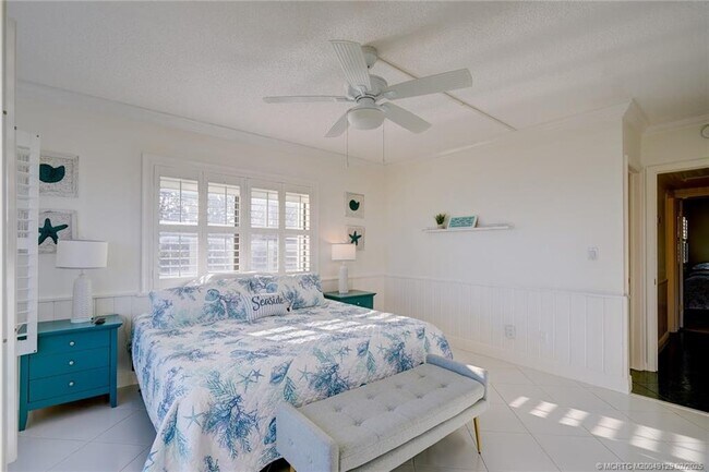 Foto del edificio - 1289 NE Ocean Blvd