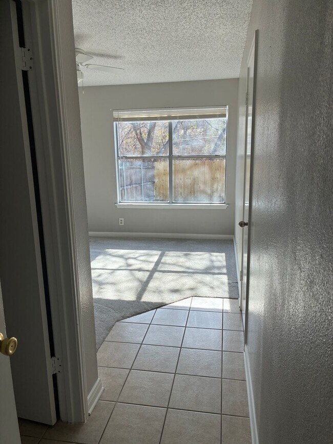 Foto del edificio - 2 bedroom 2 bath Duplex