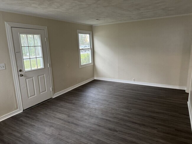 Foto del edificio - 305 Miller Blvd