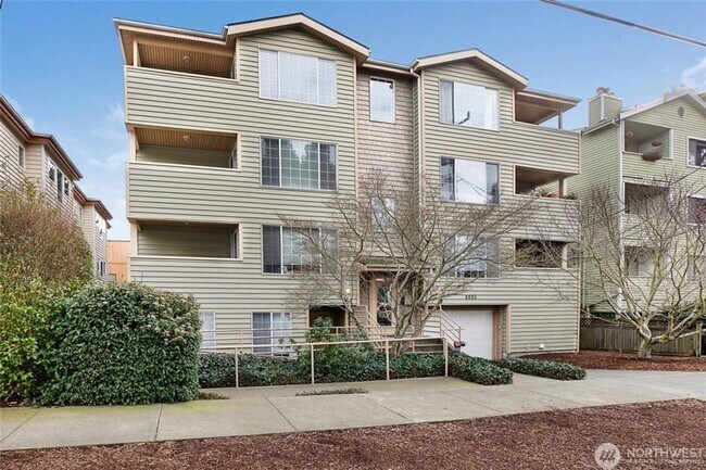 Foto del edificio - Wonderful Must See Two Bedroom Condo / $50...