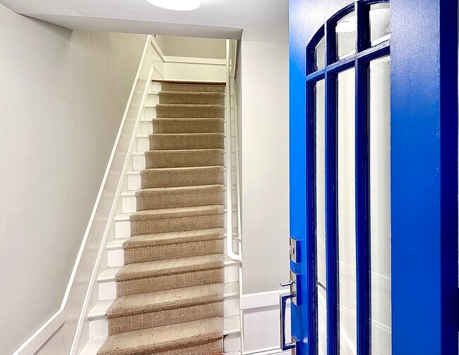 Puerta de entrada principal - 645 San Jose Ave