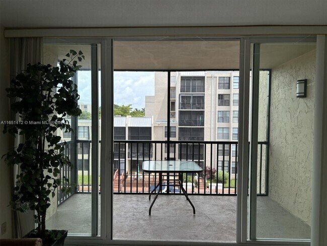 Foto del edificio - 12 Royal Palm Way