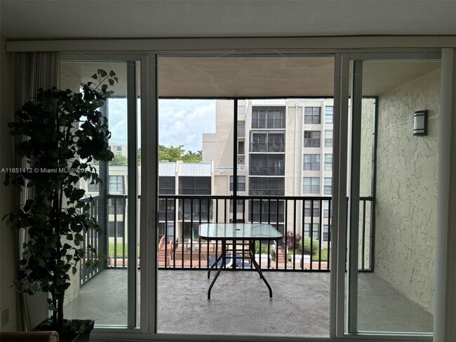 Building Photo - 12 Royal Palm Way