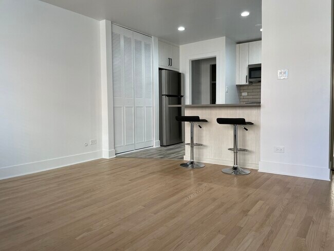 Foto del edificio - 455 W St James Pl