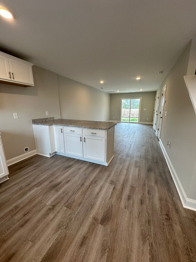 Building Photo - 128 Smallwood Rd