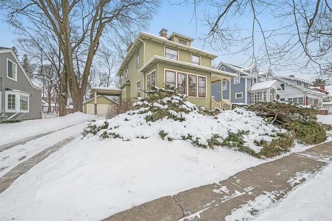 Building Photo - 3 br, 1.5 bath House - 1018 Wheaton Ave