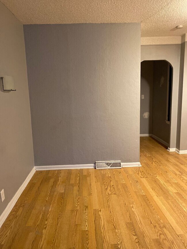 Foto del edificio - 1659 Forest Ave