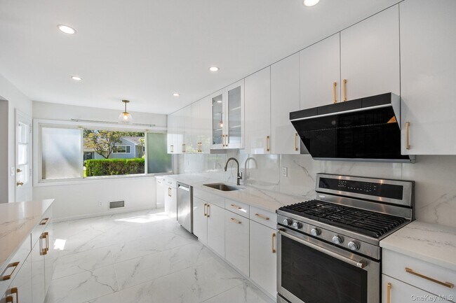 Building Photo - 372 Heathcote Rd