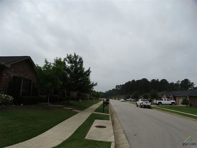 Foto del edificio - 5056 Shiloh Village Dr