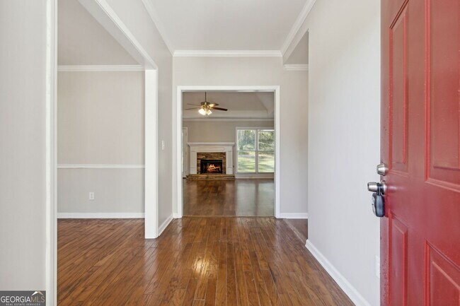 Building Photo - 356 Fenbrook Way SW