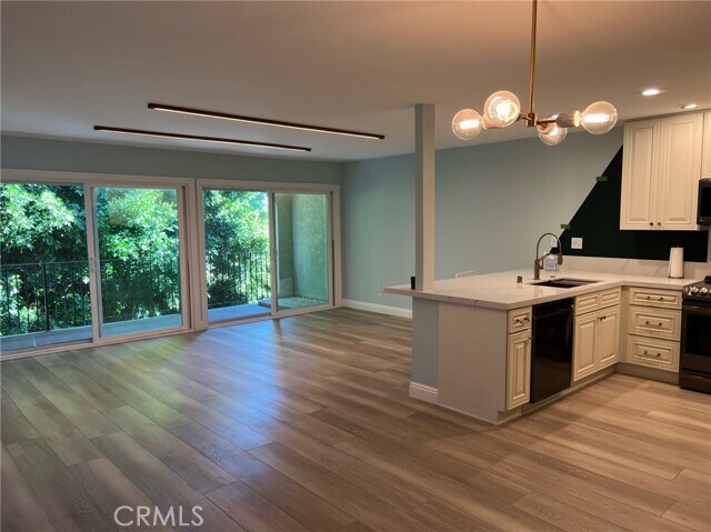 Foto del edificio - 4045 E 3rd St