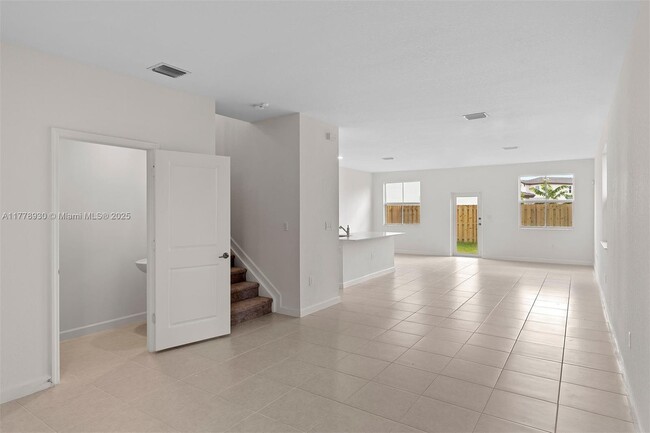 Building Photo - 2408 NW 131st Cir