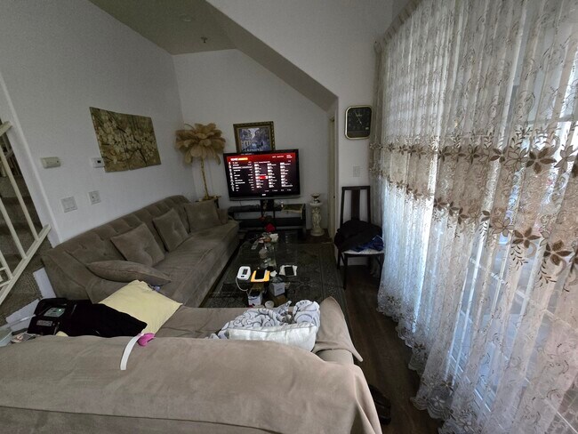 Building Photo - 335 E Providencia Ave