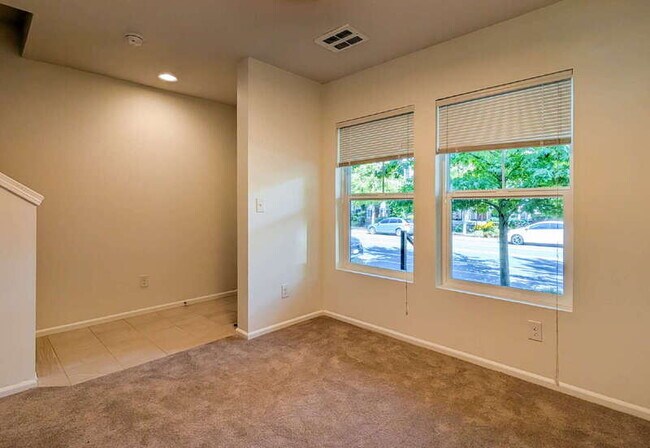 Building Photo - 3403 30th Dr