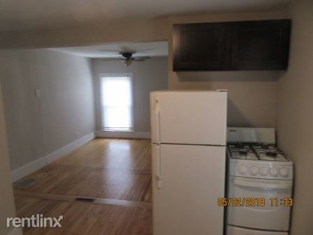Building Photo - 941 Starkweather St