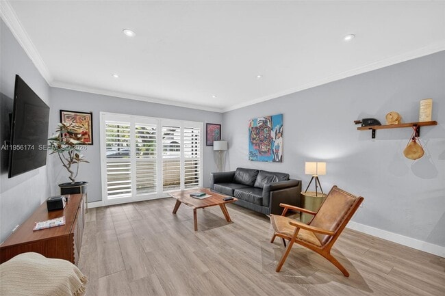 Foto del edificio - 7929 SW 104th St