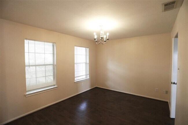 Building Photo - 24219 Silversmith Ln