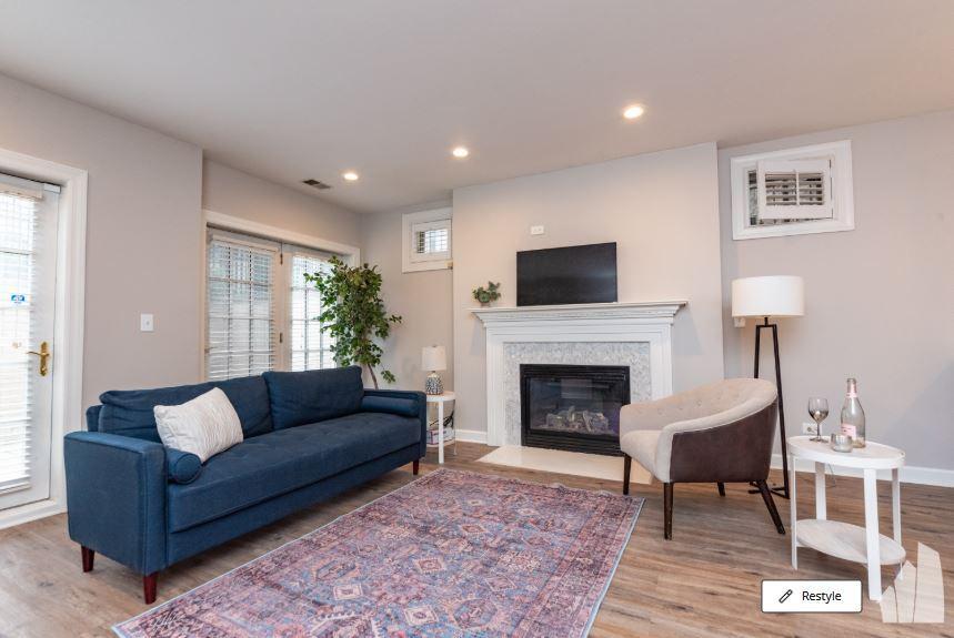 Primary Photo - 2 bedroom in Chicago IL 60657