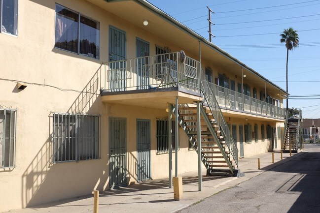 Building Photo - 8911 S Figueroa St