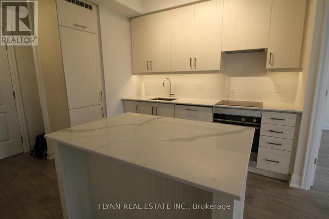 Building Photo - 36 Elm Dr W