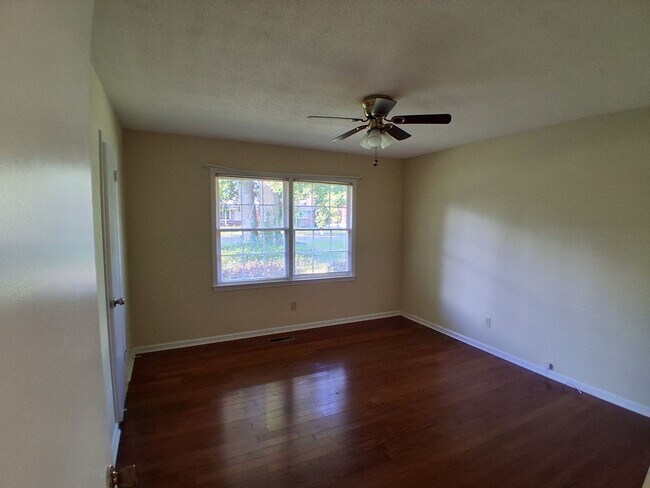Building Photo - 3 Bedroom/2 Bath Home in Valdosta!