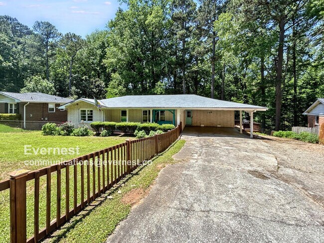 Building Photo - 1584 Camelot Cir