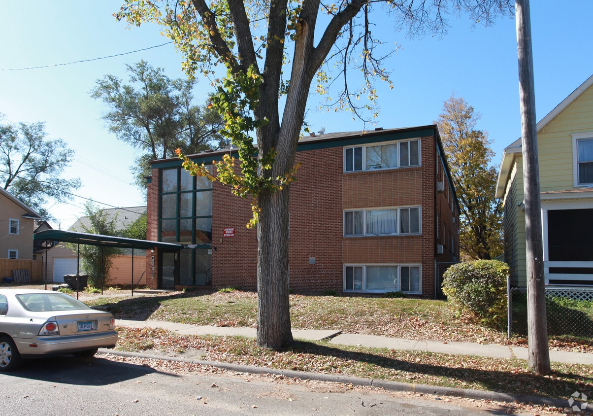 Building Photo - 3540 11th Ave S