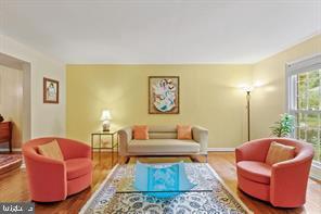 Building Photo - 10044 Maple Leaf Dr
