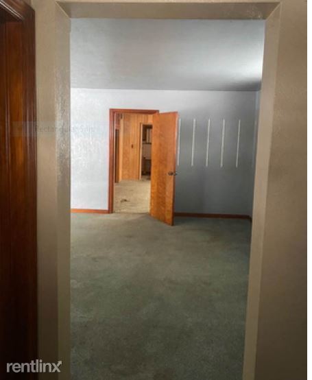 Building Photo - 3 br, 1 bath House - 223 W Locust St A Unit A