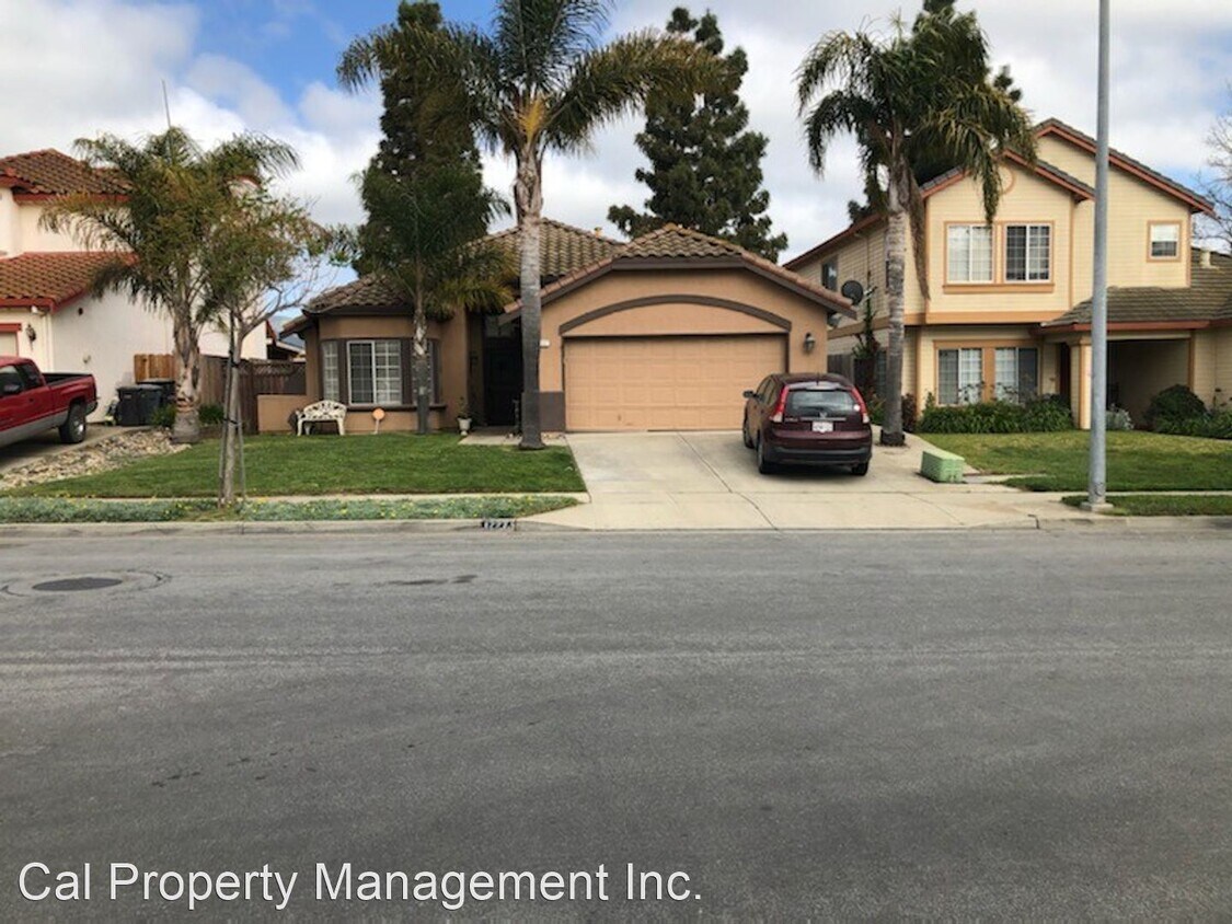 Building Photo - 4 br, 2 bath House - 1227 De Cunha Court