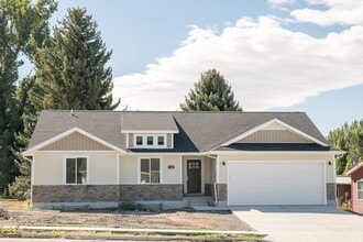 Building Photo - 784 E 2660 N