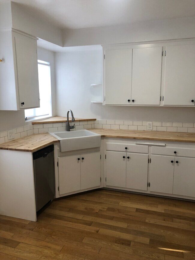 Foto del edificio - 4511 Finley Ave